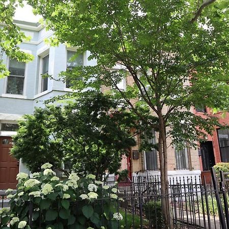 3-Bedroom House With Cute Patio Explore Dc On Foot Washington Exterior foto