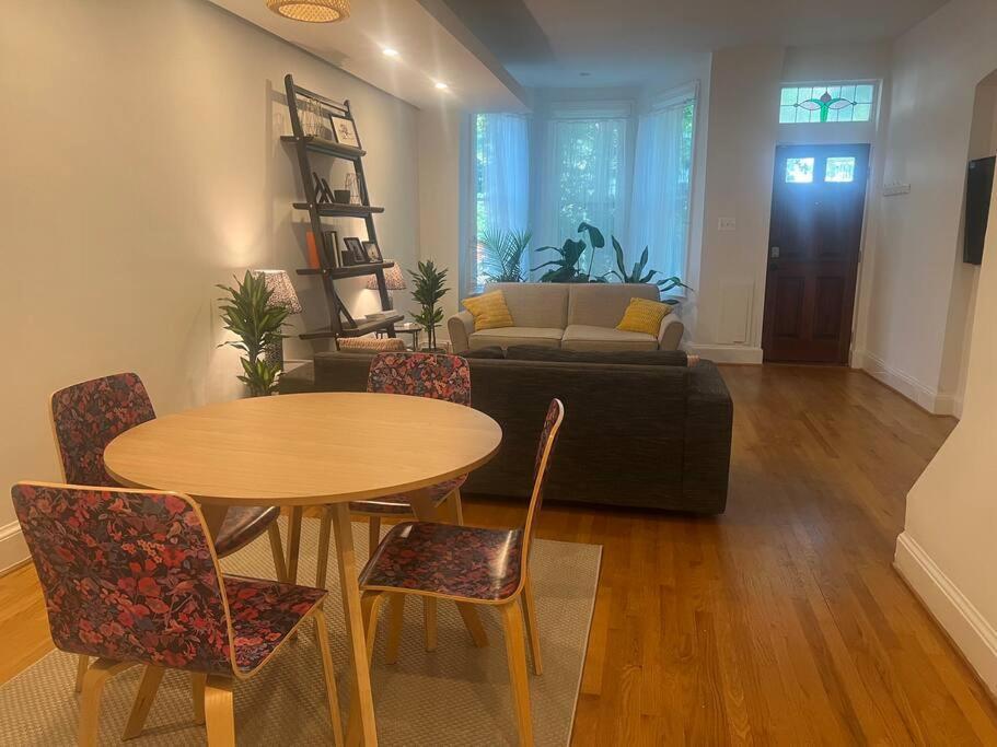 3-Bedroom House With Cute Patio Explore Dc On Foot Washington Exterior foto