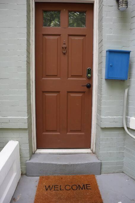 3-Bedroom House With Cute Patio Explore Dc On Foot Washington Exterior foto