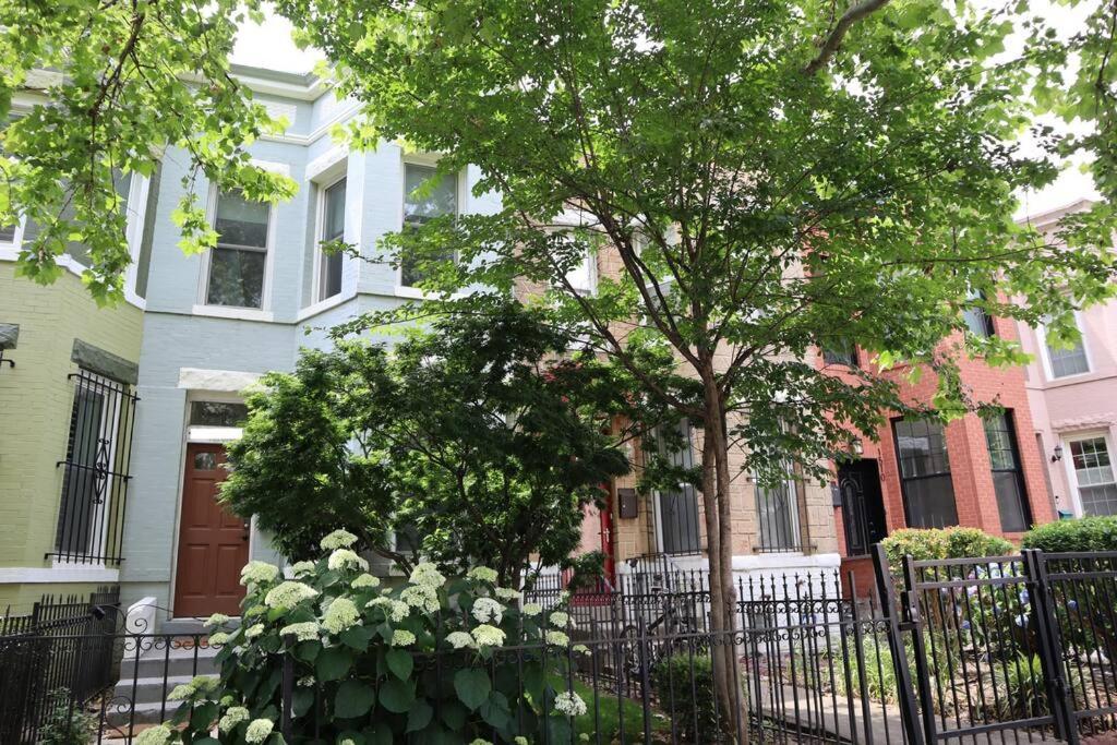 3-Bedroom House With Cute Patio Explore Dc On Foot Washington Exterior foto