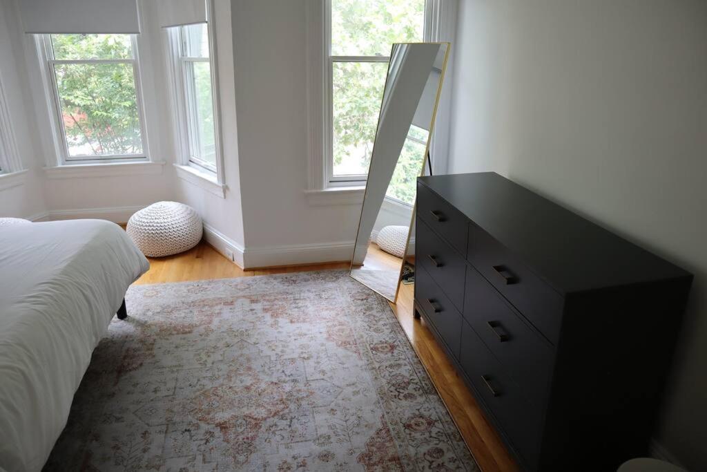 3-Bedroom House With Cute Patio Explore Dc On Foot Washington Exterior foto