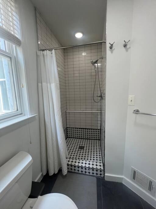 3-Bedroom House With Cute Patio Explore Dc On Foot Washington Exterior foto