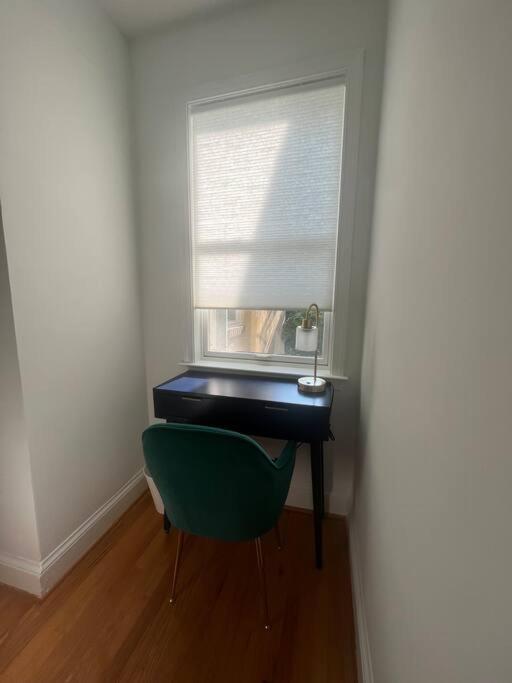 3-Bedroom House With Cute Patio Explore Dc On Foot Washington Exterior foto